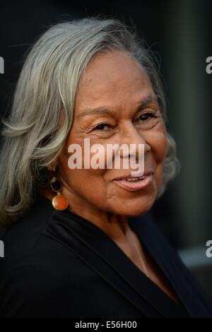 New York, USA. 21. Juli 2014. New York, NY, USA. 21. Juli 2014. Rachel Robinson im Ankunftsbereich für GET ON UP Premiere, Apollo Theater, New York, NY 21. Juli 2014 Credit: © Kristin Callahan/Everett Collection/Alamy Live News Stockfoto