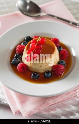 Creme Caramel. Karamell-Pudding dessert Stockfoto