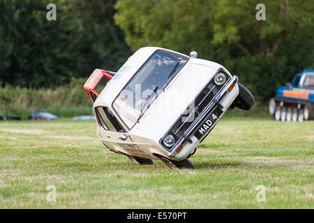 Scott Mays Daredevil Stunt-show, Matterley Schüssel, Winchester, Hampshire, England. Stockfoto