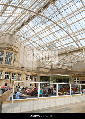 Wetherspoon Pub Yr Hen Orsaf im Aberystwyth Bahnhof Ceredigion Wales Großbritannien Stockfoto