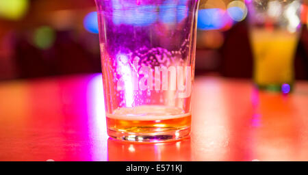 Fast leer Pint Glas. Stockfoto