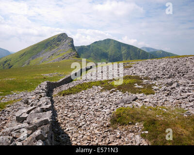 Mynydd Drws-y-Coed und Trum y Ddysgl Y Garn - Nantlle Kante, Eifionydd, Snowdonia-Nationalpark, Wales Stockfoto
