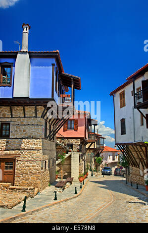 Wandern rund um den malerischen Gassen von Arnaia Dorf, Gemeinde des Aristoteles, Chalkidiki (Chalkidiki), Mazedonien, Griechenland. Stockfoto