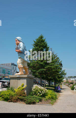 Maine, Eastport. Die meisten östlichen Stadt Amerikas. Die Fischer-Statue entlang der Waterfront Walk. Stockfoto