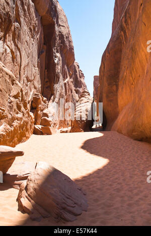 Arches national Parck, Utah, USA-august 9, 2012:view von den Durchgang mit dem Sand Bogen innerhalb der Bögen nationalen Parck in Ut Stockfoto