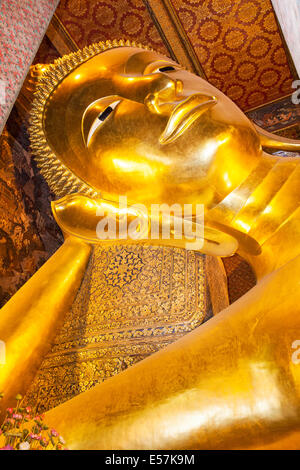 Der liegende Buddha im Wat Pho, Bangkok, Thailand Stockfoto