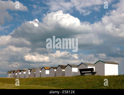 Strand Hütten Goring West Sussex UK im Sommer Stockfoto