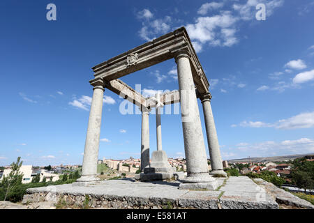 Los Cuatro Postes (vier Stangen) Denkmal in Ávila, Kastilien und León, Spanien Stockfoto