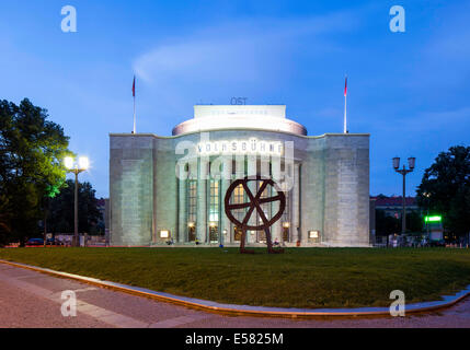 Theater Volksbühne am Rosa-Luxemburg-Platz Platz, Bezirk Mitte, Berlin, Deutschland Stockfoto