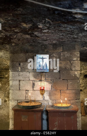 Ein Altar für Jesus bei der alten Holly-Höhle des griechisch-orthodoxen Metropoliten Kirche in Nazareth, Israel Stockfoto