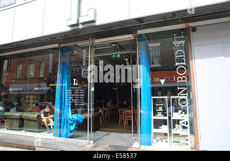 Blatt auf Bold Street, ein unabhängiges Café im Bereich Ropewalks in Liverpool, im NW England, UK Stockfoto