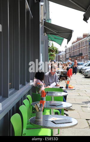 Quartier, ein italienisch inspiriert unabhängige Restaurant auf dem Kopfsteinpflaster der Falkner Street, angrenzend an Hope Street in Liverpool Stockfoto