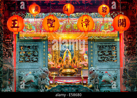 Alatar im Bishan Tempel in Taipei. Stockfoto