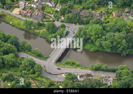 Eine Luftaufnahme von der moderne Ersatz für die Eisenbrücke in Coalbrookdale, in der Nähe von Telford in Shropshire. Stockfoto