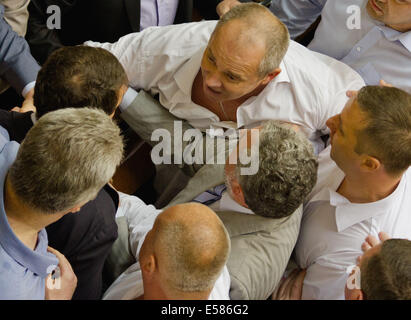 Kiew, Ukraine. 23. Juli 2014.  Ukrainische Parlamentsabgeordnete ersatzgeschwächt während einer Sitzung im Parlament in Kiew Credit: Sergii Kharchenko/NurPhoto/ZUMA Draht/Alamy Live News Stockfoto