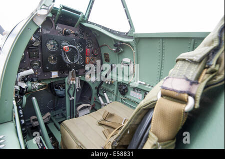 Mk1 Supermarine Spitfire P9374 fliegen wieder restauriert. Die Spitfire wurde über Calais 1940 abgeschossen Stockfoto