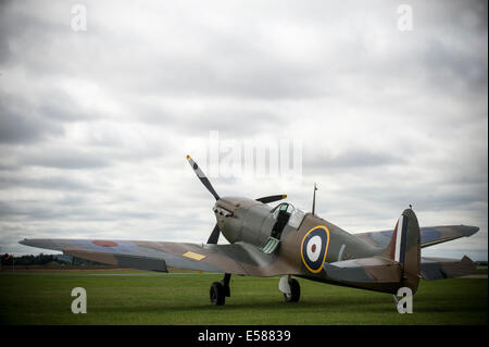 Mk1 Supermarine Spitfire P9374 fliegen wieder restauriert. Die Spitfire wurde über Calais 1940 abgeschossen Stockfoto