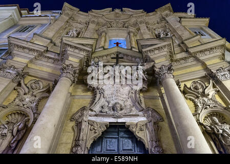 Außenfassade an Nacht, Santa Maria Maddalena, Rom, Italien Stockfoto