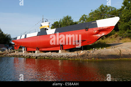 WWII veteran u-Boot Vesikko der finnischen Marine auf dem Display als Museumsschiff am Seefestung Suomenlinna. Stockfoto