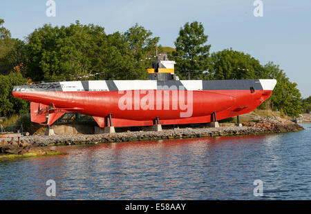 WWII veteran u-Boot Vesikko der finnischen Marine auf dem Display als Museumsschiff am Seefestung Suomenlinna. Stockfoto