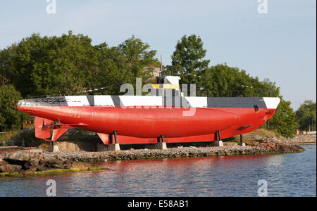 WWII veteran u-Boot Vesikko der finnischen Marine auf dem Display als Museumsschiff am Seefestung Suomenlinna. Stockfoto