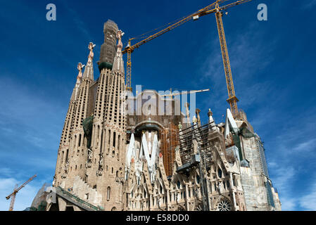 Außenbau der Basilika Sagrada Família in Barcelona, Spanien Stockfoto