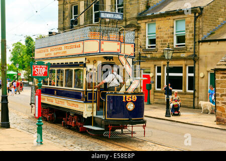 Straßenszene von Crich Tramway Village Stockfoto