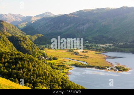 Borrowdale im Abendlicht über Keswick, Lake District, Großbritannien. Stockfoto