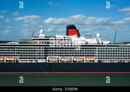 MS Queen Victoria angedockt an Southampton, Hampshire, England, Vereinigtes Königreich Stockfoto