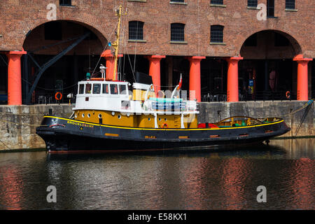 Schlepper vertäut am Albert Dock in der Stadt Liverpool Merseyside UK. Stockfoto