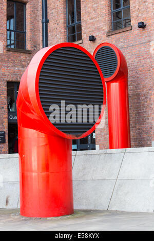 Rot, Schiffe Ventilatoren am Albert Dock in der Stadt Liverpool Merseyside UK. Stockfoto