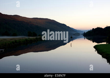 Der Caledonian Canal in Schottlands Great Glen zwischen Fort Augustus und Invergary Stockfoto