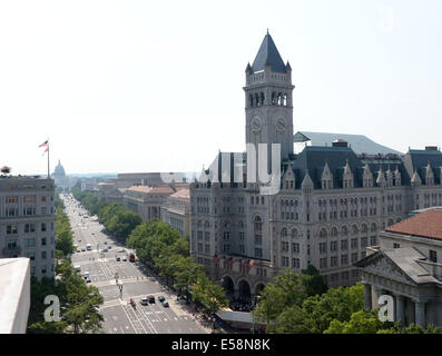 Washington, DC, USA. 23. Juli 2014. Foto aufgenommen am 23. Juli 2014 zeigt das alte Postgebäude in Washington, DC, USA. Spatenstich für das Trump International Hotel auf dem Gelände der alten Post fand am Mittwoch statt. © Yin Bogu/Xinhua/Alamy Live-Nachrichten Stockfoto