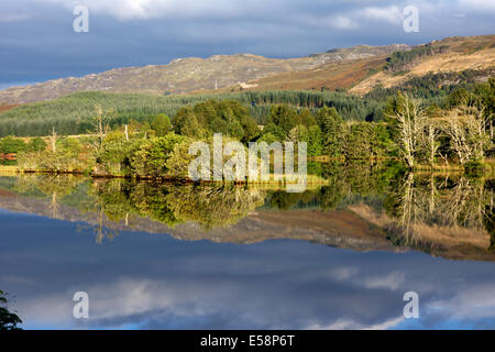 Der Caledonian Canal in Schottlands Great Glen zwischen Fort Augustus und Invergary Stockfoto