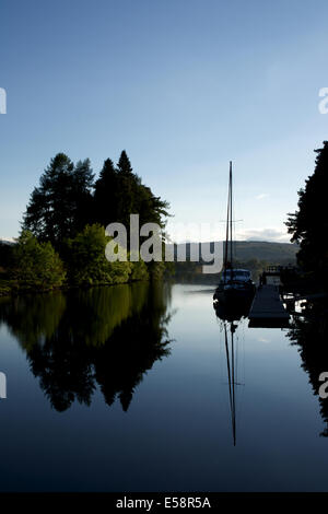 Der Caledonian Canal in Schottlands Great Glen zwischen Fort Augustus und Invergary Stockfoto