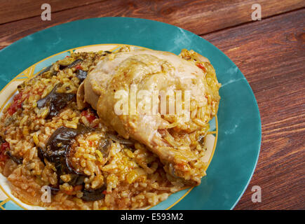 Maqluba ist ein traditionelles Gericht der arabische Levante, Persien, und Palestine.dish umfasst Fleisch, Reis und gebratenem Gemüse legte ich Stockfoto