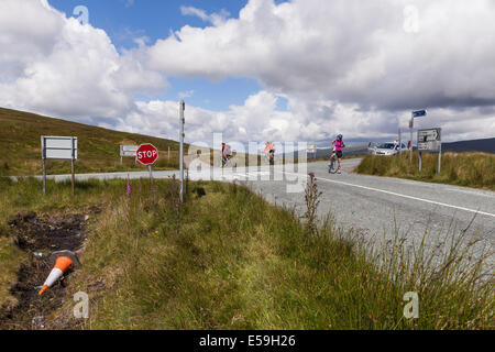 Kreuzung der R759 und R115 und die alte Militärstraße an Sally Gap in die Wicklow Mountains, Irland. Stockfoto