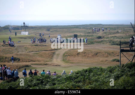 Porthcawl, Wales, UK. 24. Juli 2014. Derzeitige Vorsitzende Bernhard Langer Abschlag am 12. bei Tag eins von The Senior Open Golfturnier im The Royal Porthcawl Golf Club in South Wales heute Nachmittag. Bildnachweis: Phil Rees/Alamy Live-Nachrichten Stockfoto