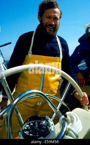 KANAL, ENGLAND-FASTNET RACE-SIR ROBIN KNOX-JOHNSTON (GBR) AM STEUER DER YACHT CONDOR. FOTO: JONATHAN EASTLAND/AJAX Stockfoto