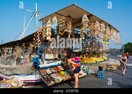 Souvenir-Stand auf Kolona-Hafen-Hafengebiet, Rhodos-Stadt, Insel, Dodekanes, Griechenland, Europa Stockfoto