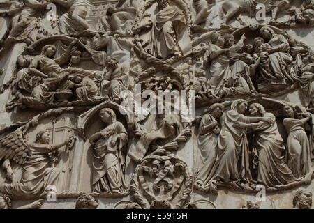 Detail von einem Basrelief Stockfoto