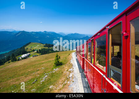 St. Wolfgang, Österreich - 6. August 2013: Dampflok Eisenbahn Vintage Zahnrad gonna Schafberg Peak (1783 m) am August Stockfoto