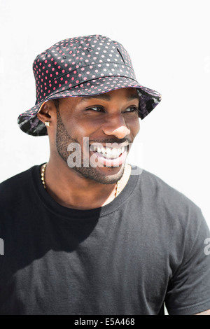 Afrikanische amerikanische Mann lächelnd Stockfoto