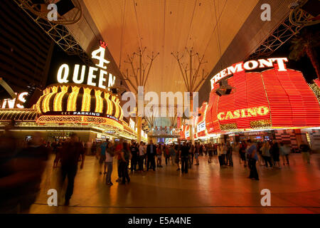 Die alten Streifen Fremont Street in der Nacht, Las Vegas Nevada, USA. Stockfoto