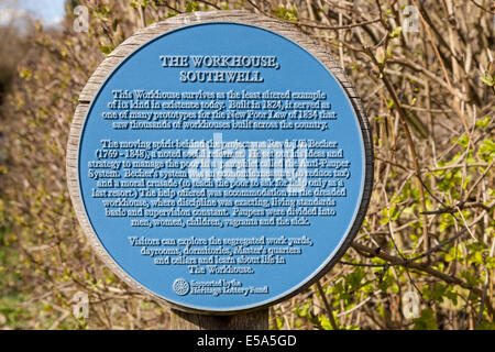 Blaue Plakette an der Arbeitshaus, Southwell, Nottinghamshire, England, UK Stockfoto