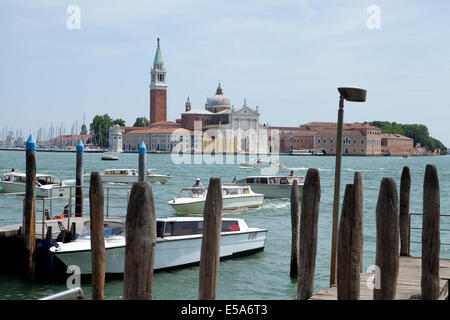 Die Insel San Giorgio Maggiore und Kirche in der Lagune von Venedig. Venedig Stockfoto