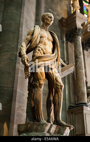 Die Statue von San Bartolomeo sprengten (1562), von Marco D'Agrate im Mailänder Dom Stockfoto