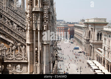 Die Vittorio Emanuele II Einkaufszentrum (Galleria Vittorio Emanuele II) in Mailand von den Dachterrassen der Duomo (Kathedrale) Stockfoto