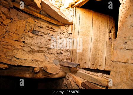 Amtoudi Getreidespeicher, Innenräume, Bee Hives, Scenic Canyonwänden, Oase Museum, Keramik und Getreidespeicher Talblick, Dorf, Südmarokko Stockfoto