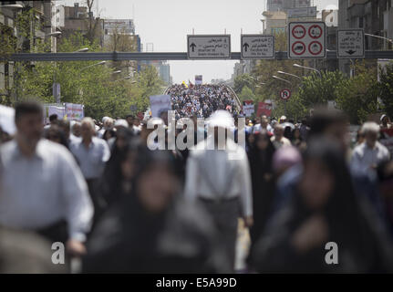 Teheran, Iran. 25. Juli 2014. 25. Juli 2014 - Teheran, Iran - iranische Demonstranten nehmen Teil eine Demonstration zum Jahrestag der Jerusalem-Tag in Teheran. Morteza Nikoubazl/ZUMAPRESS Credit: Morteza Nikoubazl/ZUMA Draht/Alamy Live-Nachrichten Stockfoto